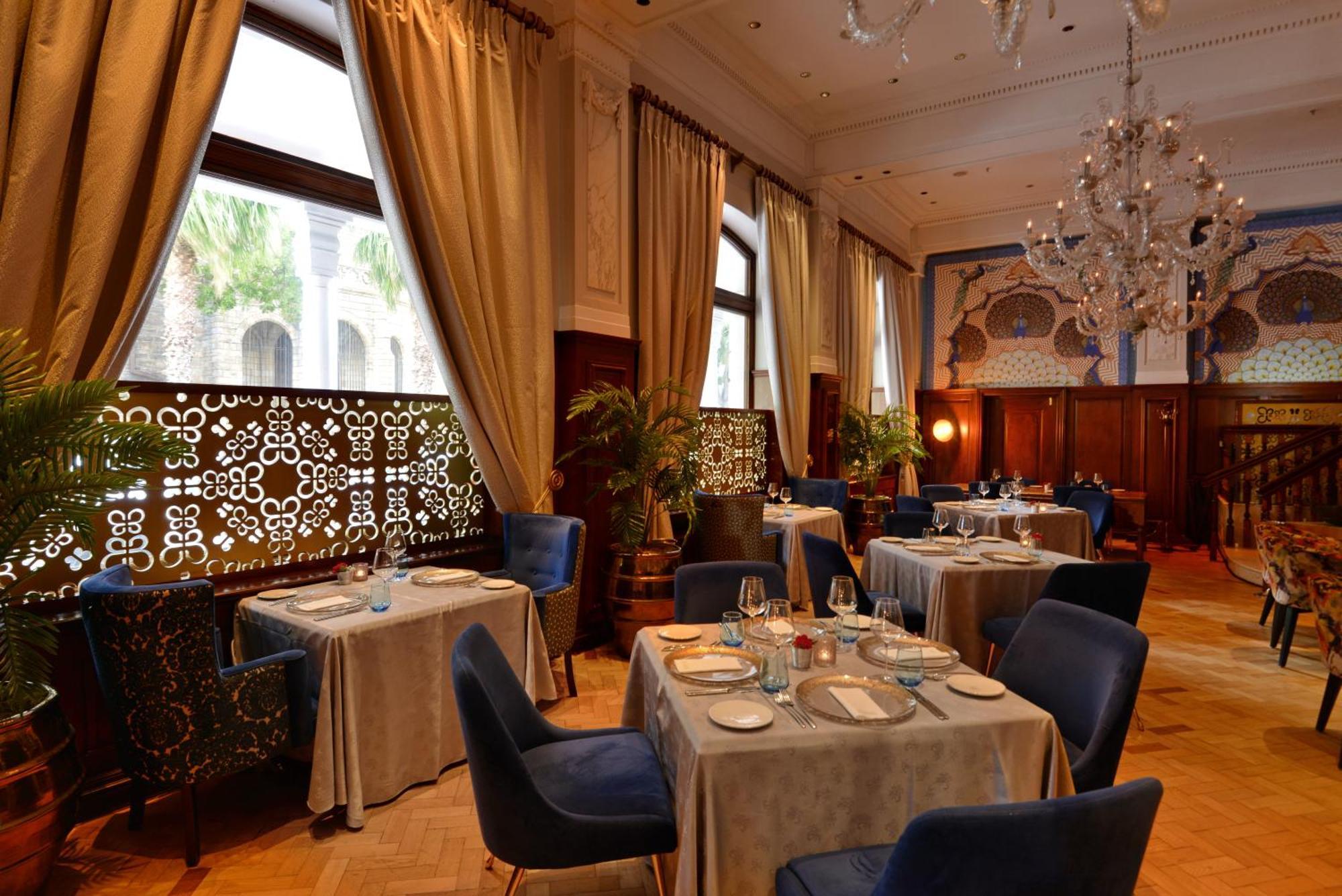 Taj 5*